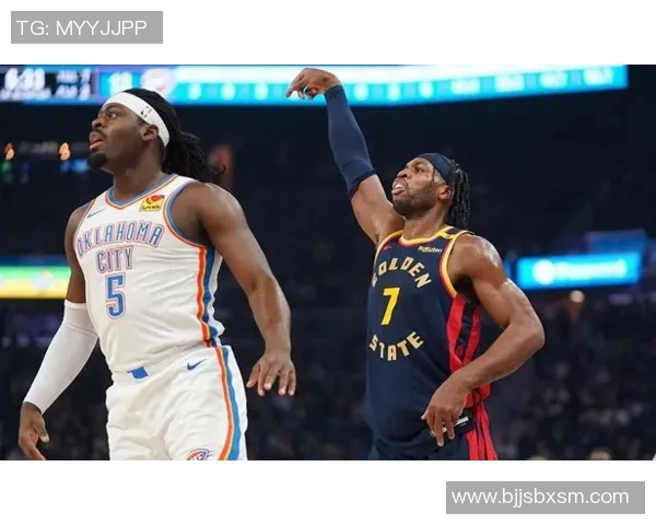 勇士与雷霆激战第三场争夺季后赛晋级关键胜利